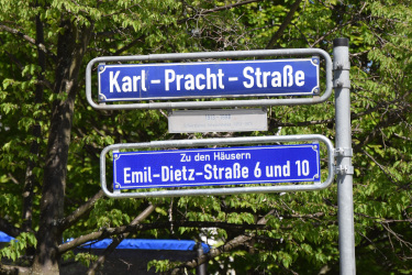 Neues Hinweisschild der Stadt